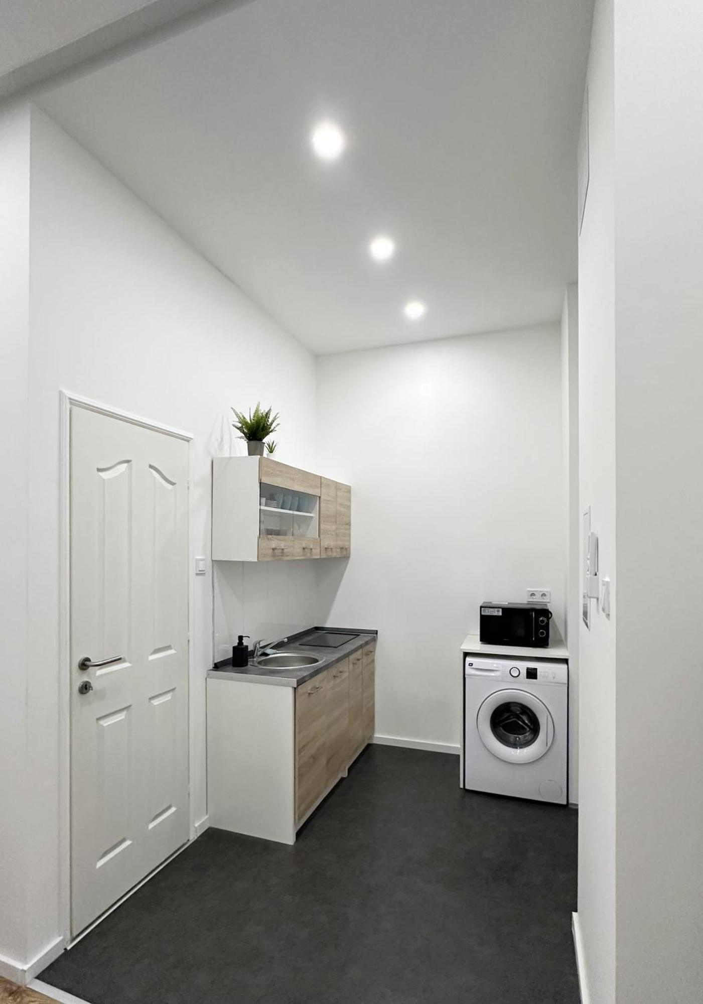 Brhomes Emerald Apartment
