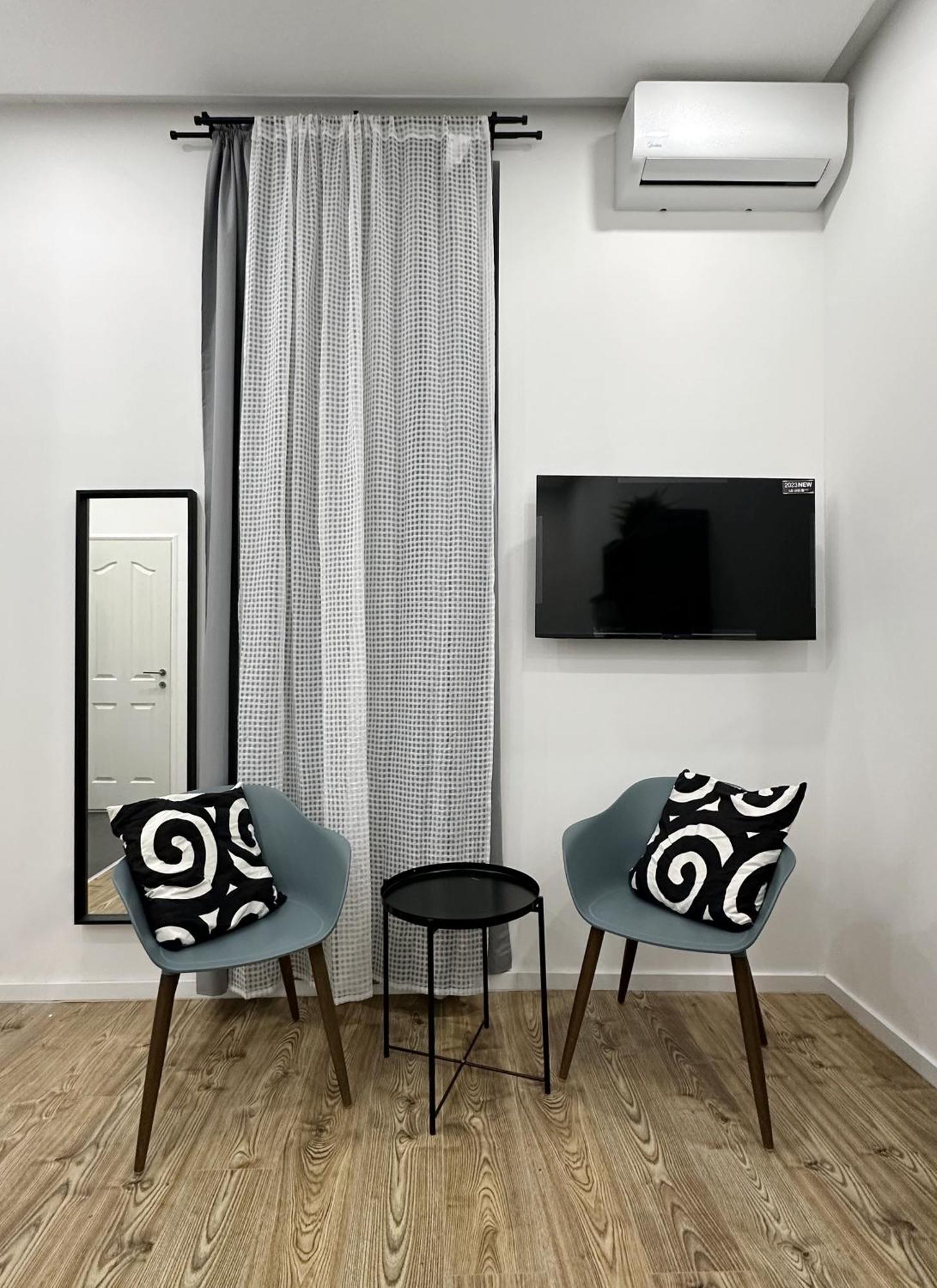 Brhomes Emerald Apartment *